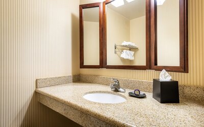 Anaheim Majestic Garden Hotel