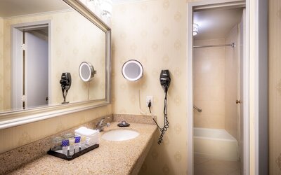 Anaheim Majestic Garden Hotel