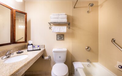 Anaheim Majestic Garden Hotel