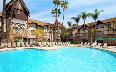Anaheim Majestic Garden Hotel