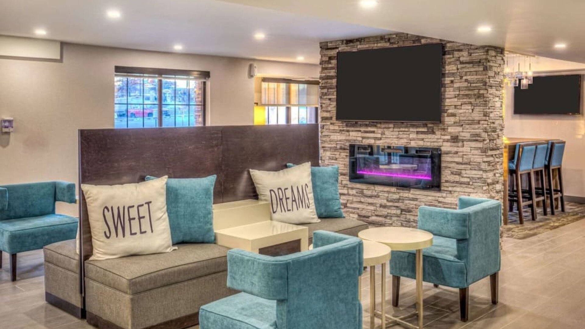 Bar and work space ideal for groups at Sleep Inn Oakbrook Terrace.