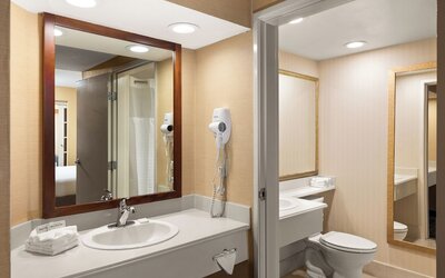 Anaheim Portofino Inn and Suites