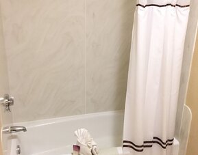 Anaheim Camelot Inn & Suites