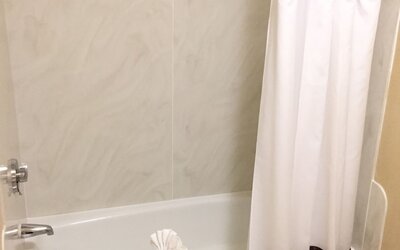 Anaheim Camelot Inn & Suites