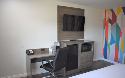 Signature Anaheim Maingate