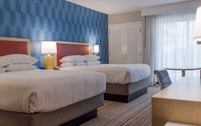 Howard Johnson by Wyndham Anaheim Hotel and Water Playground