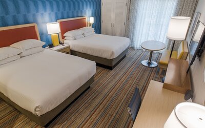 Howard Johnson by Wyndham Anaheim Hotel and Water Playground