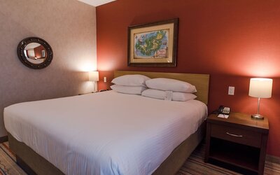 Howard Johnson by Wyndham Anaheim Hotel and Water Playground