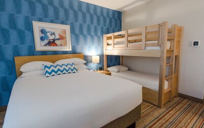 Howard Johnson by Wyndham Anaheim Hotel and Water Playground