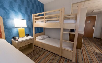 Howard Johnson by Wyndham Anaheim Hotel and Water Playground