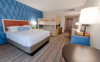 Howard Johnson by Wyndham Anaheim Hotel and Water Playground