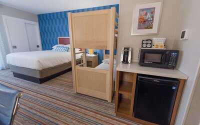 Howard Johnson by Wyndham Anaheim Hotel and Water Playground