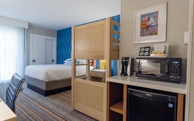 Howard Johnson by Wyndham Anaheim Hotel and Water Playground