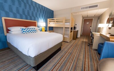 Howard Johnson by Wyndham Anaheim Hotel and Water Playground