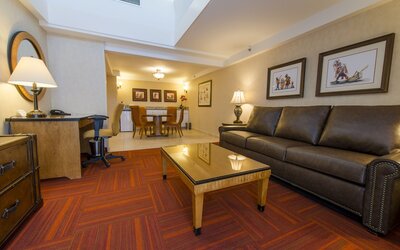 Howard Johnson by Wyndham Anaheim Hotel and Water Playground
