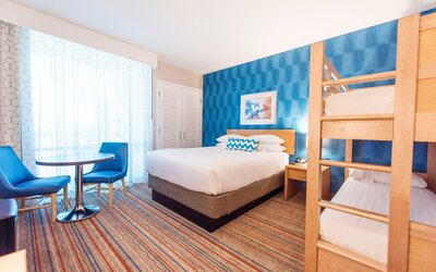 Howard Johnson by Wyndham Anaheim Hotel and Water Playground