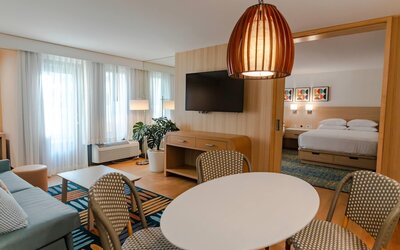 Howard Johnson by Wyndham Anaheim Hotel and Water Playground