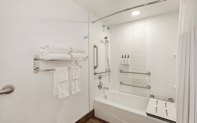 Crowne Plaza Albany - The Desmond Hotel by IHG