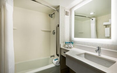 Country Inn & Suites by Radisson, Downtown Albany New York