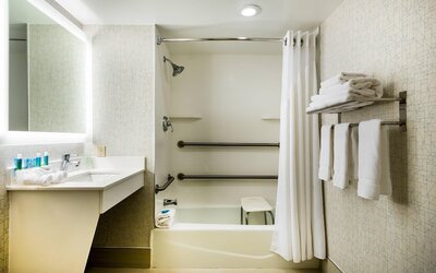 Country Inn & Suites by Radisson, Downtown Albany New York
