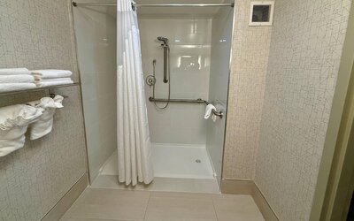 Country Inn & Suites by Radisson, Downtown Albany New York