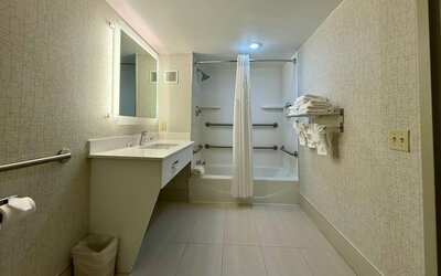 Country Inn & Suites by Radisson, Downtown Albany New York