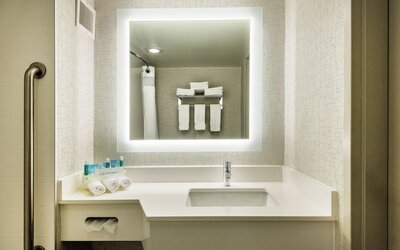 Country Inn & Suites by Radisson, Downtown Albany New York