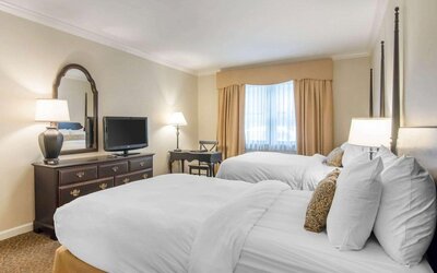 The Century House Latham - North Albany, an Ascend Collection Hotel