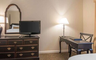 The Century House Latham - North Albany, an Ascend Collection Hotel