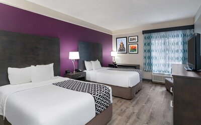 La Quinta Inn & Suites by Wyndham Latham Albany Airport