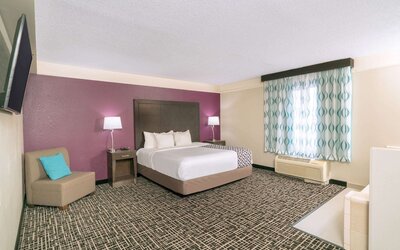 La Quinta Inn & Suites by Wyndham Latham Albany Airport