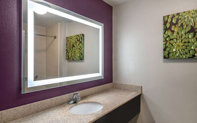 La Quinta Inn & Suites by Wyndham Latham Albany Airport