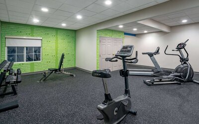 La Quinta Inn & Suites by Wyndham Latham Albany Airport