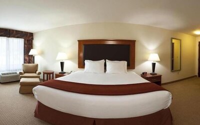 Holiday Inn Express & Suites Albany Airport Area - Latham by IHG