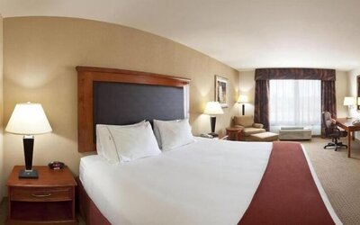 Holiday Inn Express & Suites Albany Airport Area - Latham by IHG
