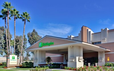 Holiday Inn Hotel & Suites Anaheim by IHG