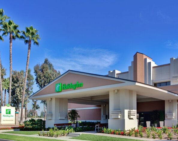 Holiday Inn Hotel & Suites Anaheim by IHG