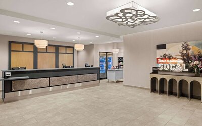Homewood Suites by Hilton Anaheim Resort – Convention Center