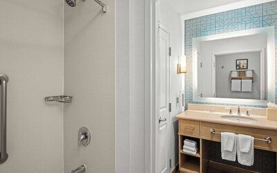 Homewood Suites by Hilton Anaheim Resort – Convention Center