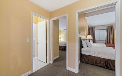 Room, 1 King Bed, Kitchenette