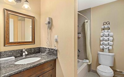 Room, 1 King Bed, Kitchenette