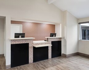 Solara Inn and Suites