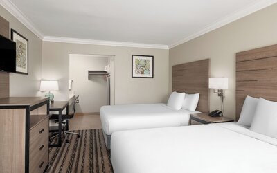 Solara Inn and Suites