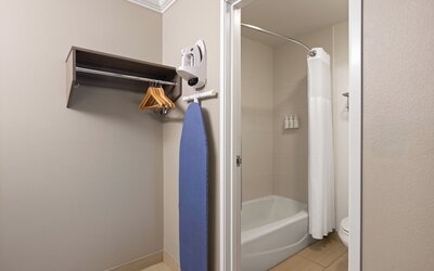 Solara Inn and Suites