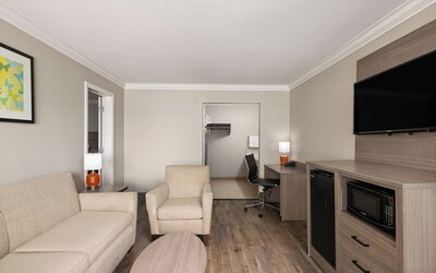 Solara Inn and Suites