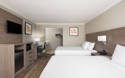 Solara Inn and Suites