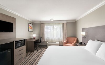 Solara Inn and Suites