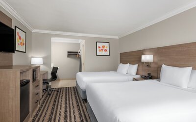 Solara Inn and Suites