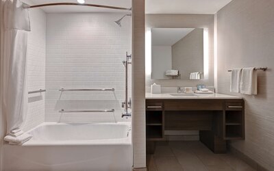 Home2Suites by Hilton Anaheim Resort