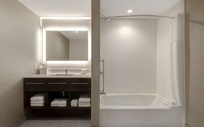 Home2Suites by Hilton Anaheim Resort